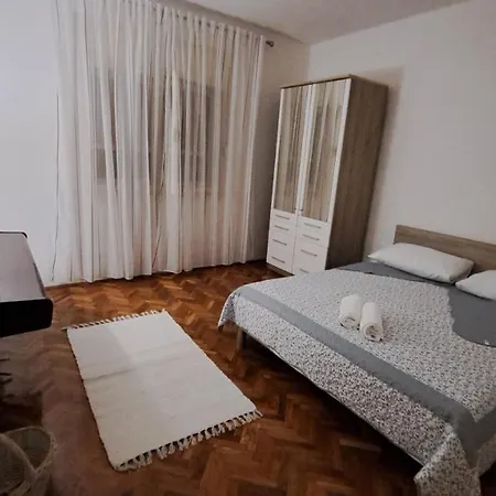 Apartamento Petra 8 *